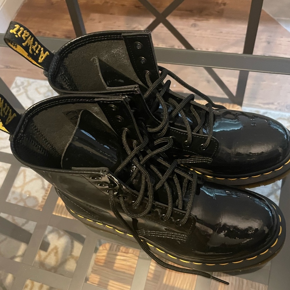 Doc Martens- Black patent leather - Picture 2 of 4